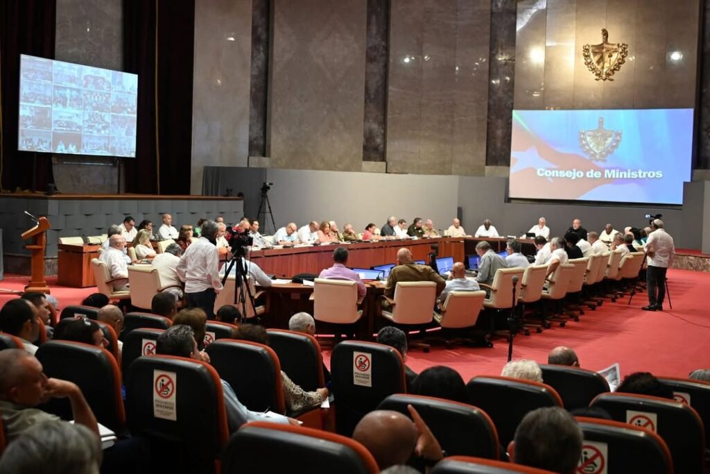 Cuba aprueba nuevo decreto de Aduanas que endurece restricciones a viajeros y envíos